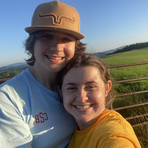 Meet your Posher, Chloe